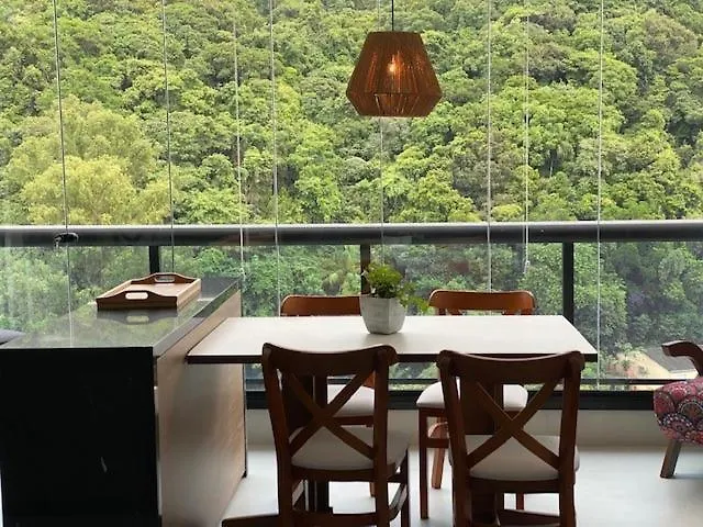 Apartamento de alto padrão em Pitangueiras, no Capitania Varam, 50mts da praia! Guarujá