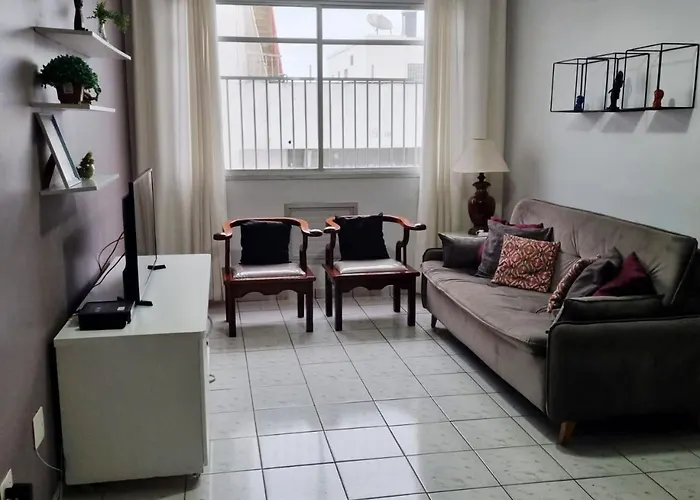 Apartamento quadra da praia - Pitangueiras Guarujá